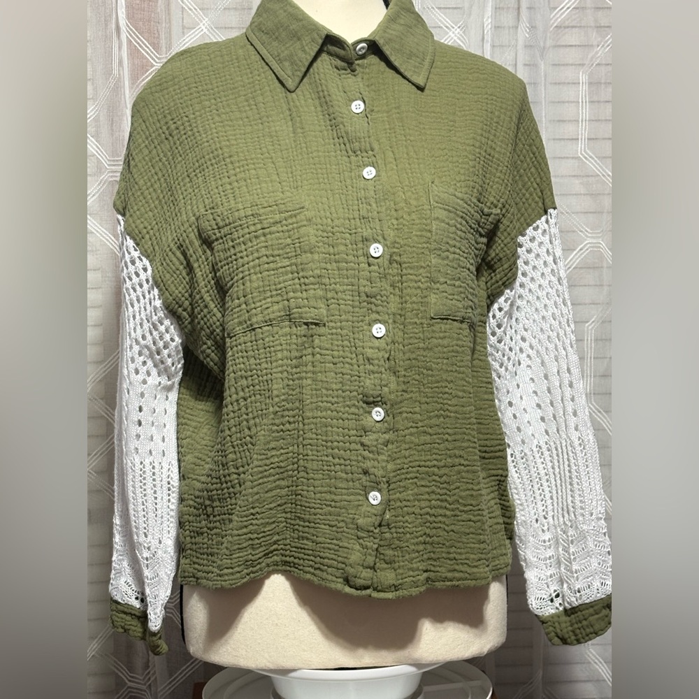 Miss Sparkling The Garden Crochet Sleeve blouse 24”L 22” p2p size Small